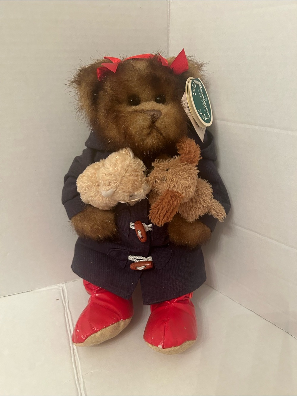 Retired 2002 Collector
Bearington Toby Teddy Bear
Raining Cats & Dogs #1303